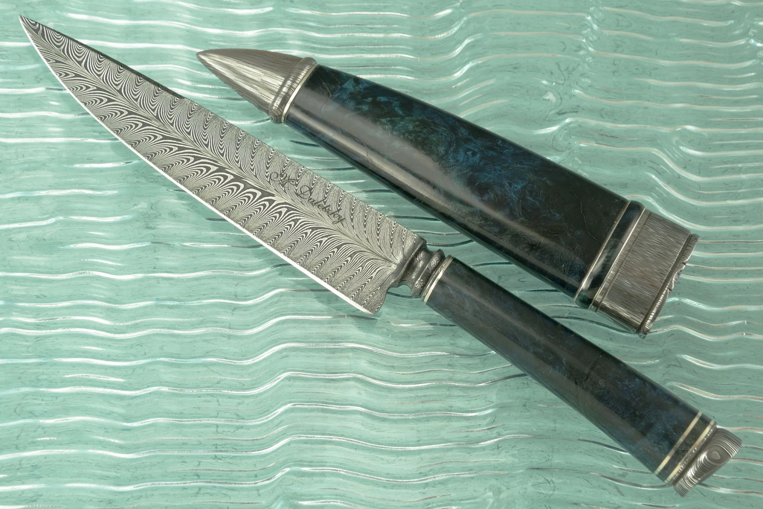 Integral Feather Damascus Cuchillo Gaucho With Maple Burl 1 Integral Feather Damascus Cuchillo Gaucho With Maple Burl