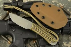 Utility Knife With Coyote Brown Paracord Wrap