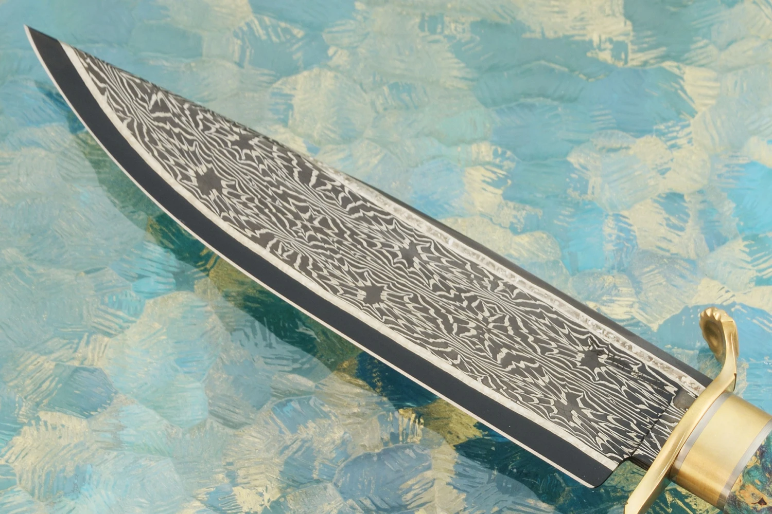 Damascus Clamshell Bowie With Maple 2 Damascus Clamshell Bowie With Maple - Image 2