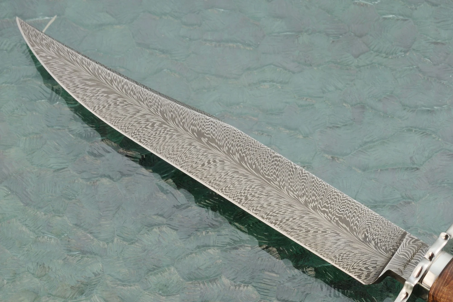 Feather Damascus Take-Down Bowie With Tasmanian Blackwood 2 Feather Damascus Take-Down Bowie With Tasmanian Blackwood - Image 2