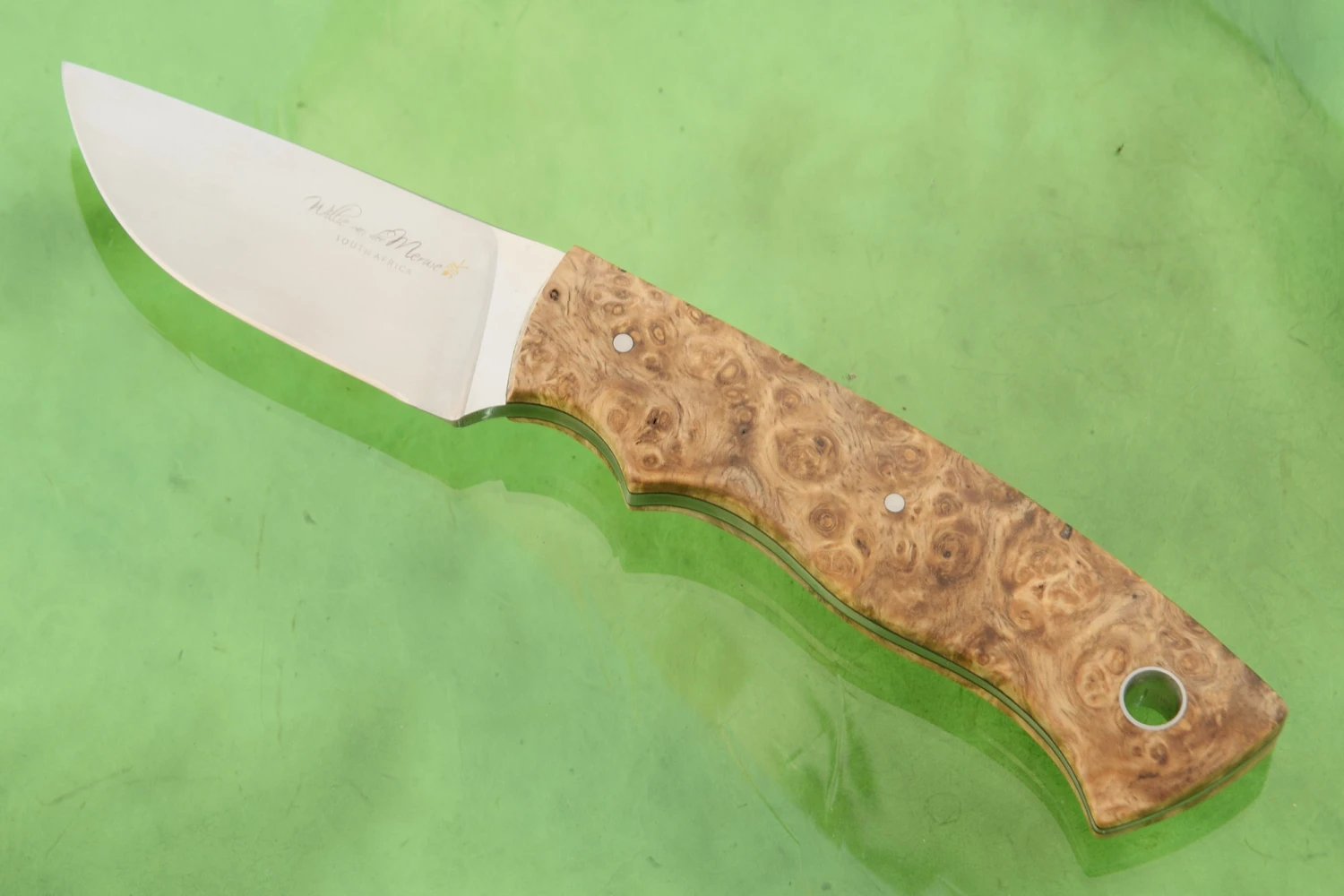 Field Ant Skinner With Amboyna Burl - M390 2 Field Ant Skinner With Amboyna Burl - M390 - Image 2