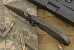 Spyderco Manix 2 Lightweight With Black FRCP And Black CTS-BD1N (C101PBBK2) -Optimal Knives Store 107762 3 x