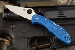 Spyderco Delica 4 Lightweight With Blue FRN And VG-10 (C11FPBL)