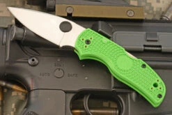 Spyderco Native 5 Salt With Green FRN And LC200N (C41PGR5)