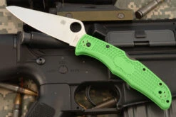 Spyderco Pacific 2 With Green FRN And LC200N (C91FPGR2)