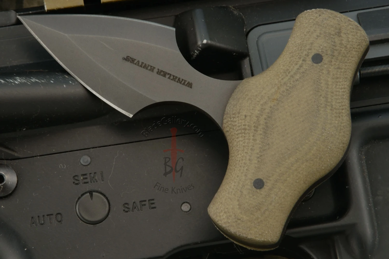 Push Dagger With Green Laminate 2 Push Dagger With Green Laminate - Image 2